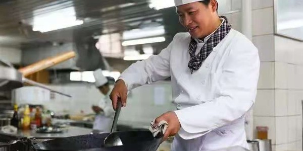 商用廚房工程有哪些-20年廚房工程經(jīng)驗（宇杰廚具）