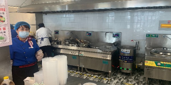 商用電磁小炒爐多少錢-提高出餐效益很實(shí)惠（宇杰廚具）